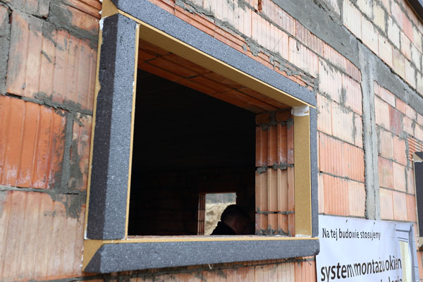 Okno w warstwie ocieplenia - montaż Okno w warstwie ocieplenia - montaż