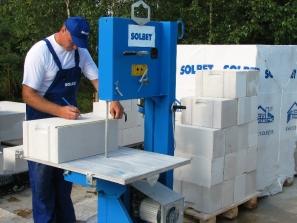 Domy z betonu kom&oacute;rkowego w Systemie SOLBET